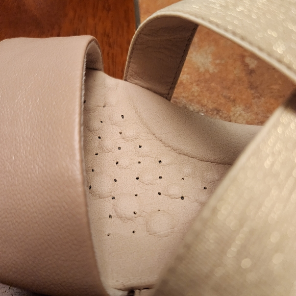 Michelle D Strappy Beige Sandals Size 9 - Picture 9 of 11